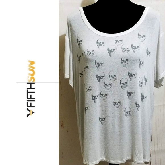 Fifth Sun Tops - 🛍 Fifth Sun Oversized Skull Scoop Neck Tee L